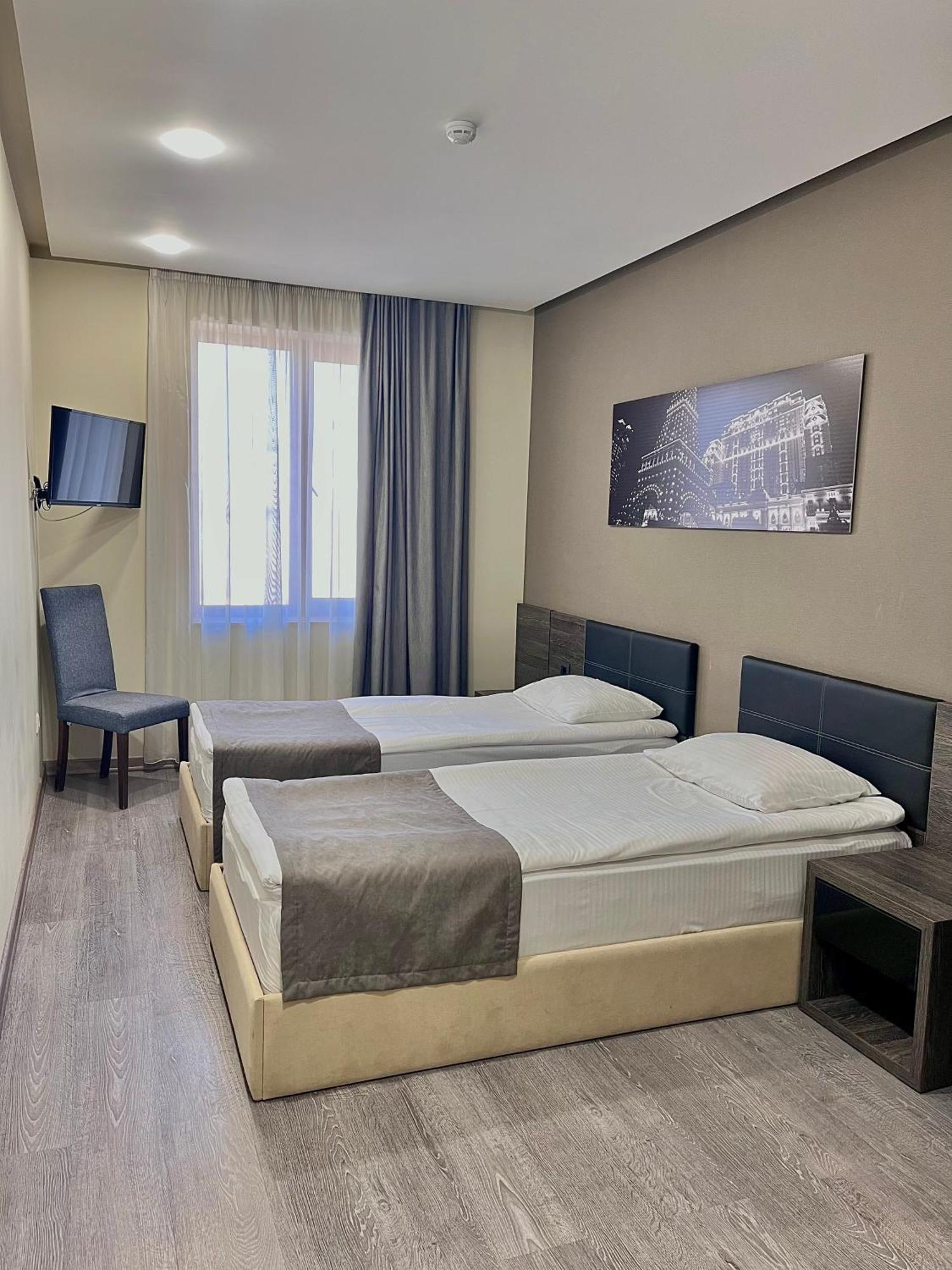 Bien Hotel Yerevan Exterior foto