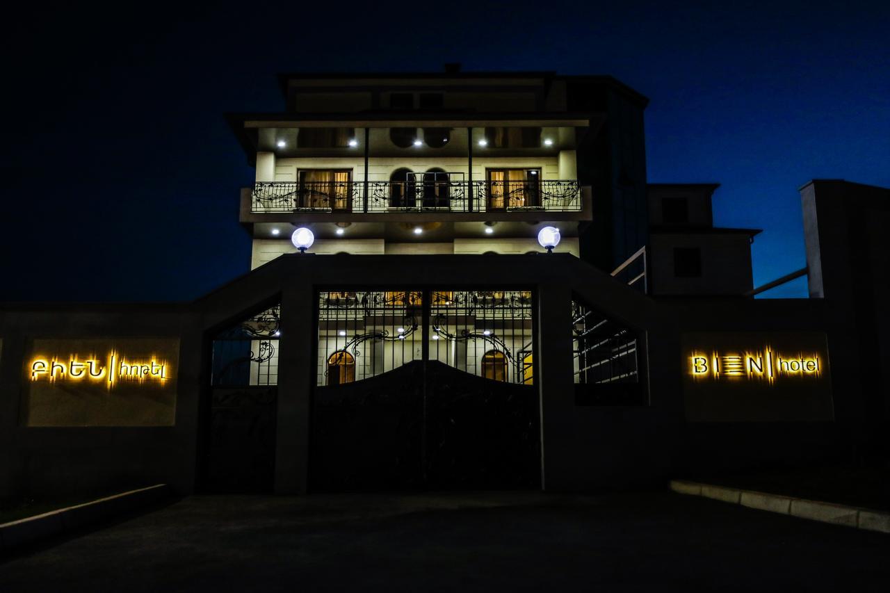 Bien Hotel Yerevan Exterior foto